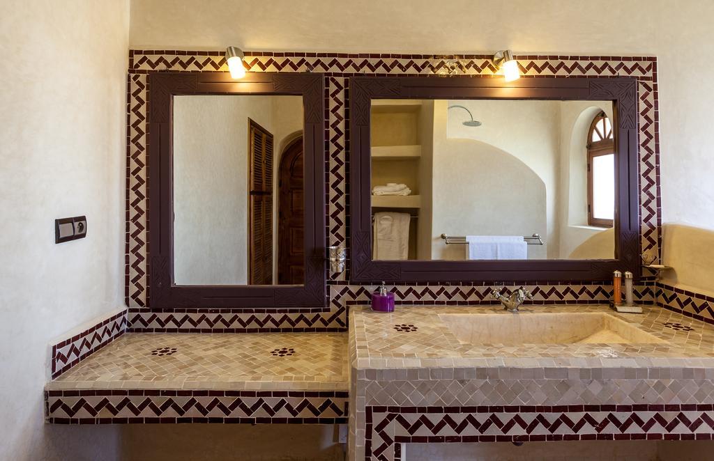 Riad Dharma Bou Mkila Kültér fotó